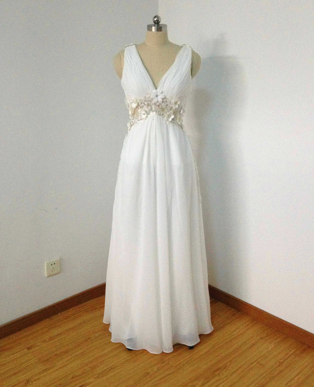 Sheer Tulle Back V-neck Ivory Chiffon Long Prom Dress with Applique