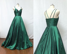 Load image into Gallery viewer, Ball Gown Spaghetti Straps Emerald Green Taffeta Long Prom Dress with Train