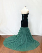 Load image into Gallery viewer, Mermaid Sweetheart Dark Green Velvet Tulle Long Prom Dress Corset Back