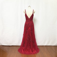 Load image into Gallery viewer, Spaghetti Straps Burgundy Lace Applique Tulle Long Prom Dress