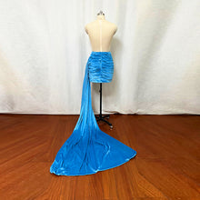 Load image into Gallery viewer, Blue Velvet Bodycon Homecoming Dress 2023 with illusion Top Ruching Skirt Draping Train