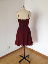 Load image into Gallery viewer, Spaghetti Straps Burgundy Lace Chiffon Short Homecoming Dress