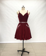 Load image into Gallery viewer, Spaghetti Straps Burgundy Velvet Short Homecoming Dress with Pockets