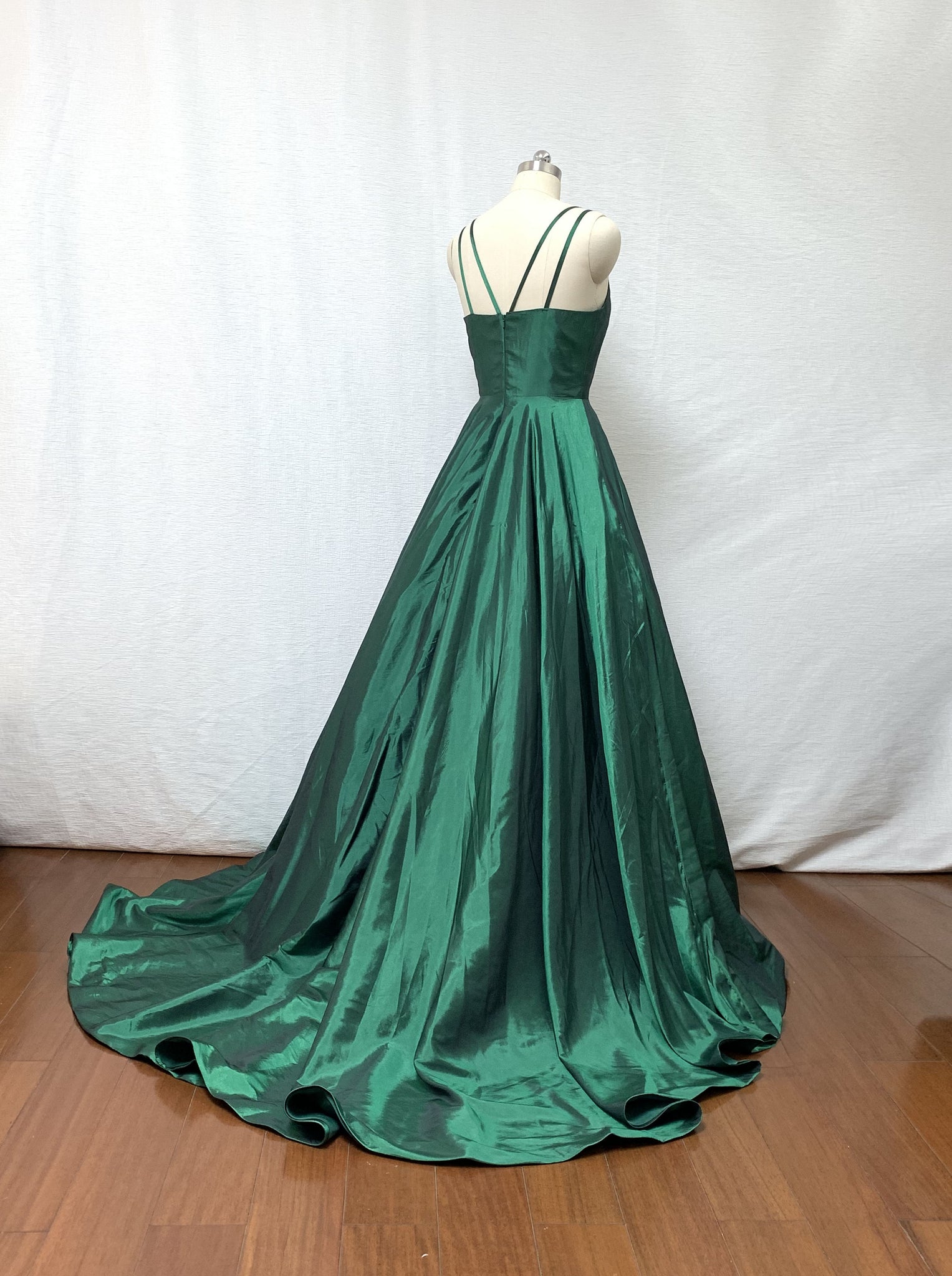 Emerald Green Prom Dress 2023 Ball Gown Puffy Skirt 12 / Custom Color Emerald Green Prom Dress 2023 Ball Gown Puffy Skirt 12 / Custom Color