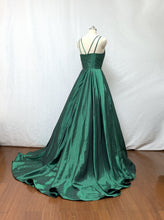 Load image into Gallery viewer, Emerald Green Prom Dress 2023 Ball Gown Puffy Skirt